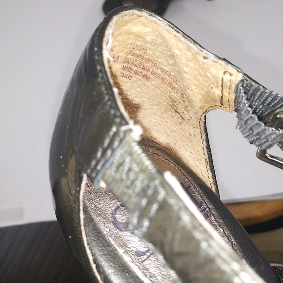 Sofft Olive Green Patent Sandals with studs Sz 5M - Picture 7 of 9